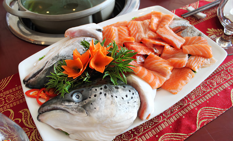 Đặc sản cá hồi vân Sapa là món ăn sử dụng nguồn nguyên liệu sẳn có tại địa phương, tươi ngon và hấp dẫn.