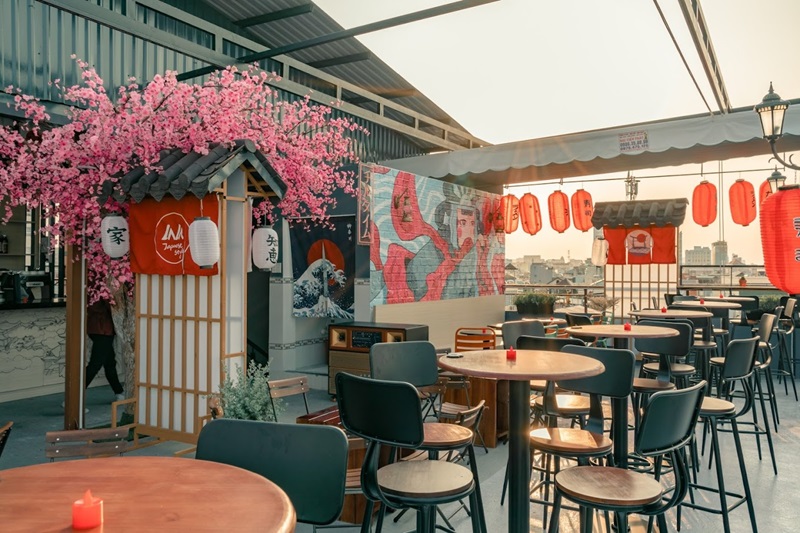 LALA Sky Lounge - Cafe rooftop Bình Thạnh phong cách Nhật Bản.