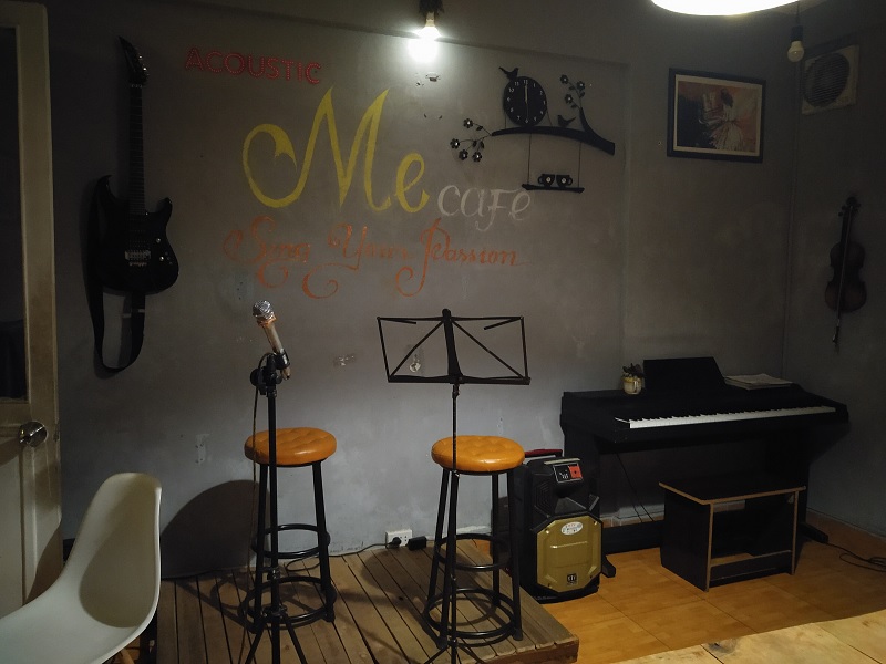 Me cafe - Music and English, một quán cafe Acoustic quận 10 nhỏ nhắn.