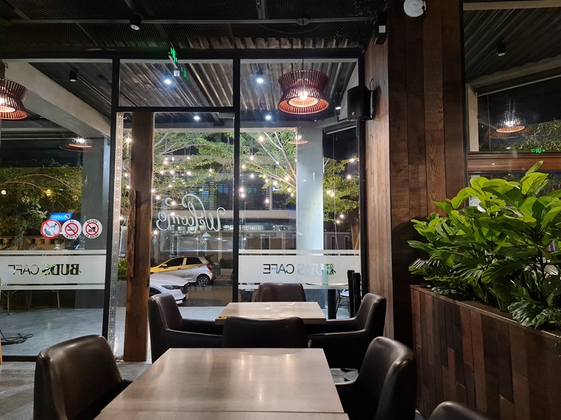 Bud's - Địa chỉ cafe chill Phú Nhuận.