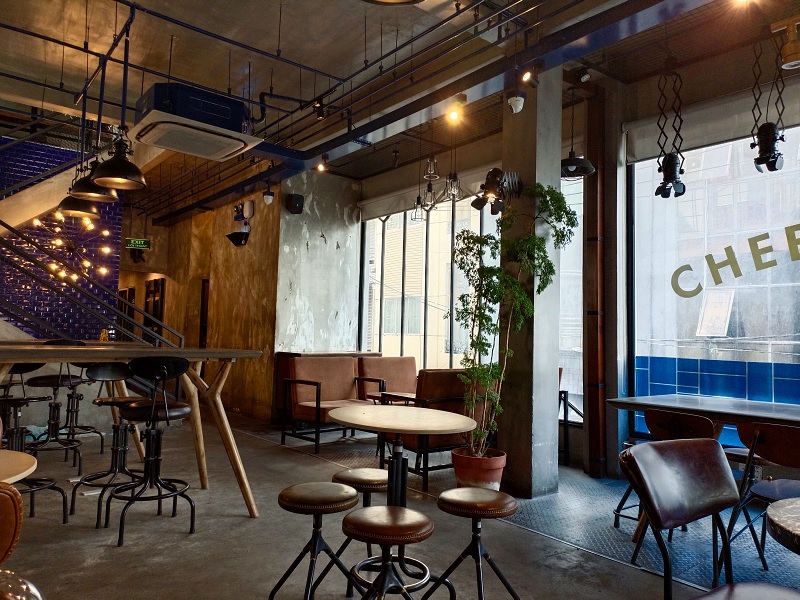 Cheese Coffee đường Sư Vạn Hạnh là quán cafe quận 10 yên tĩnh đặc biệt.