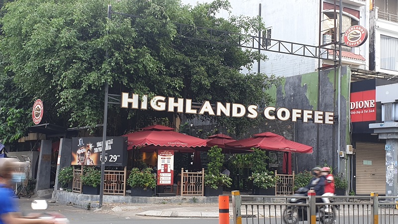 Highlands Coffee 462 Lũy Bán Bích.