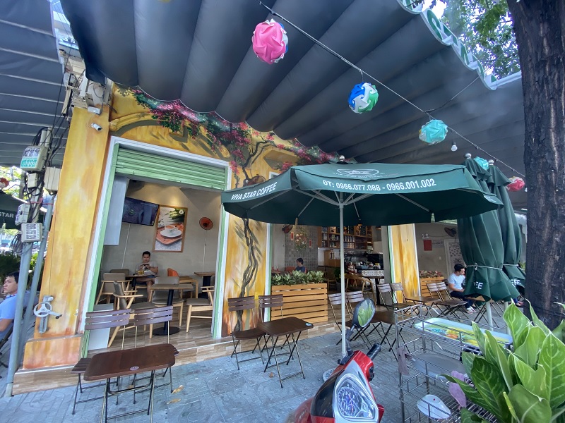 Viva Star số 337 là quán cafe Nguyễn Chí Thanh quận 5 nằm trong chuỗi cửa hàng cafe nhượng quyền nổi tiếng.
