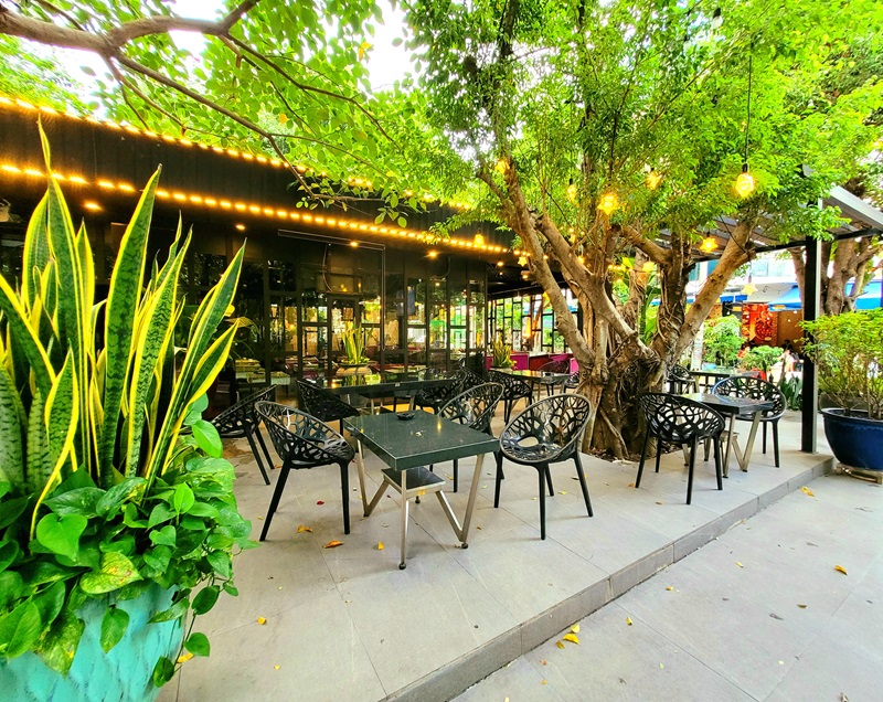 Vườn Xanh - Quán cà phê sân vườn quận 8.