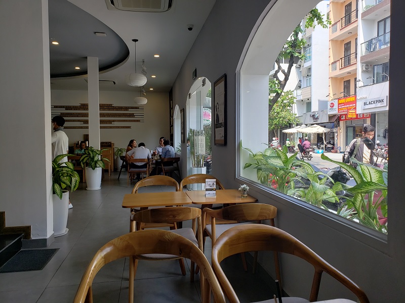Cafe Trung Nguyên Tân Phú đường Trần Hưng Đạo.